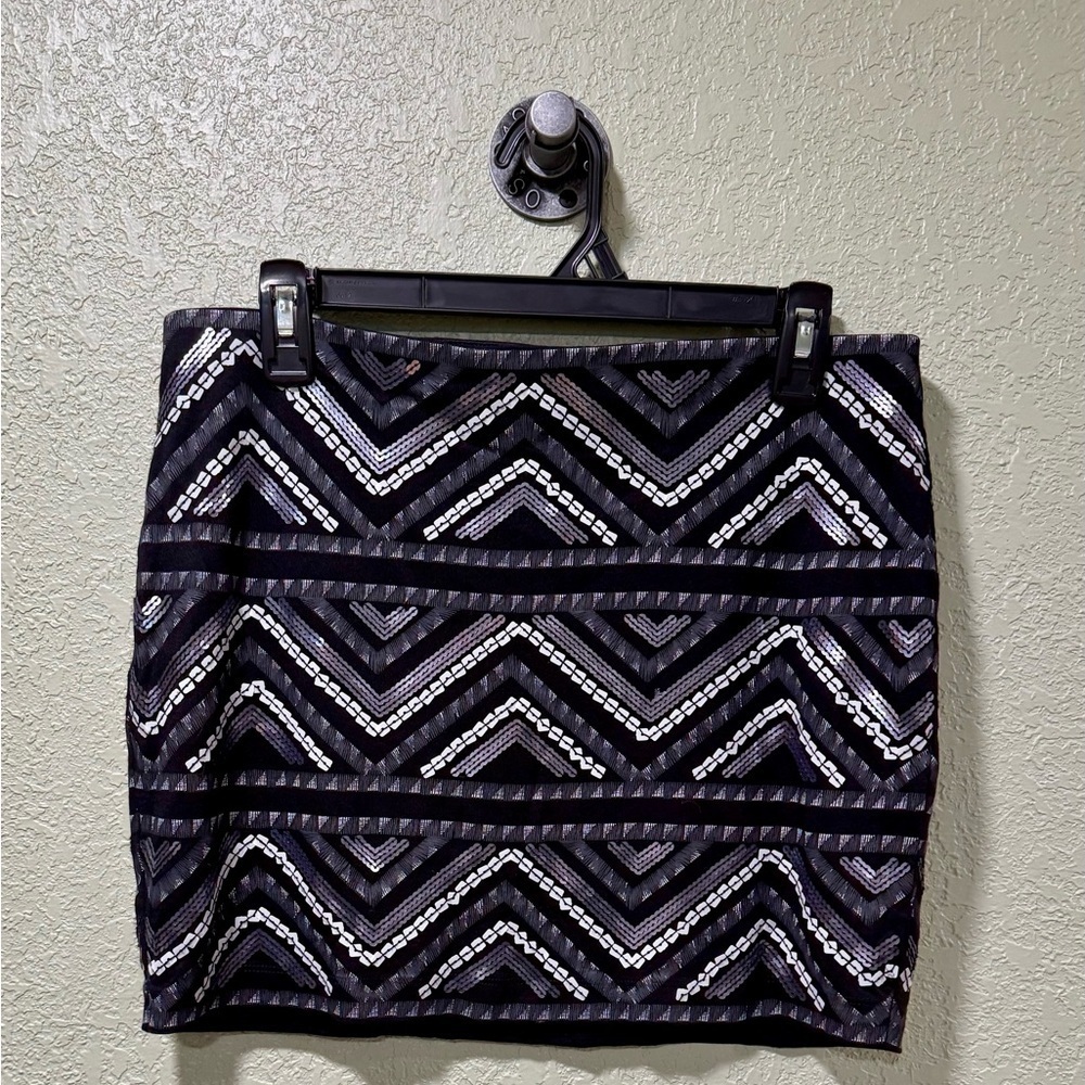 Express Black and White Chevron Pencil Skirt